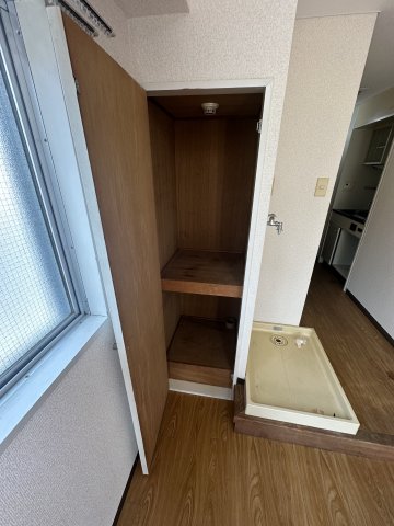 鈴木ビルヴァンハウス杉田 収納