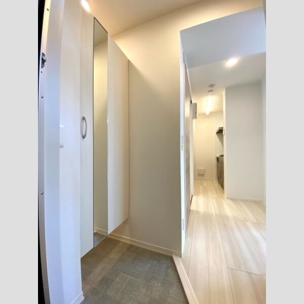 セレスティン三軒茶屋305号室 玄関