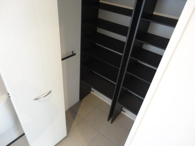 La glycine101号室 下駄箱