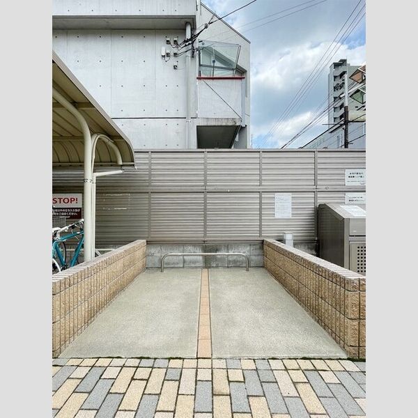 オアーゼ107号室 駐車場