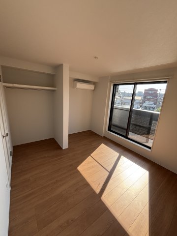 ウィンメゾン海神0201号室 ゆったりした洋室です