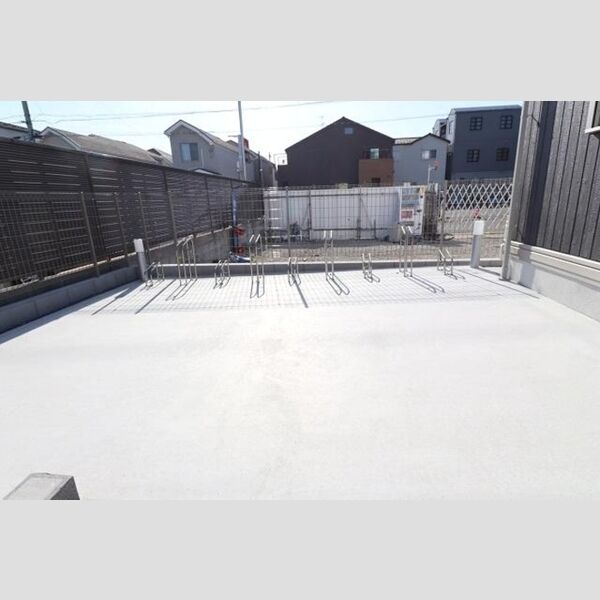 グラナーデ江戸川A 駐輪場