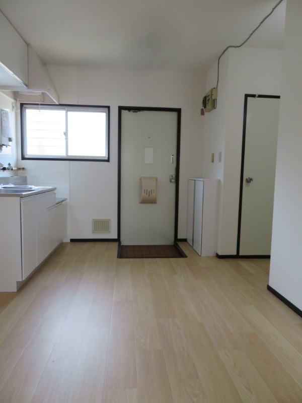 オオクマハイツ1階 内観