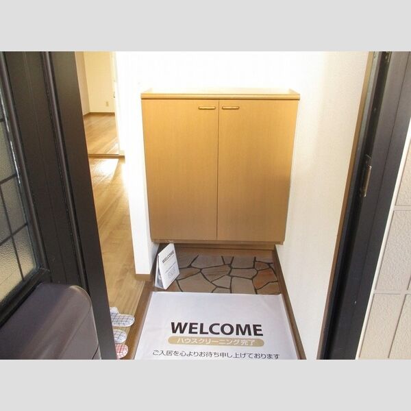 プチパレス102号室 玄関