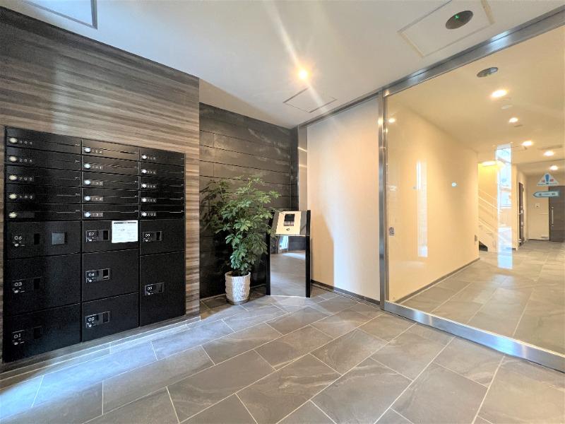 Tre　Court　Kitasenju（トレコート北千住） エントランス