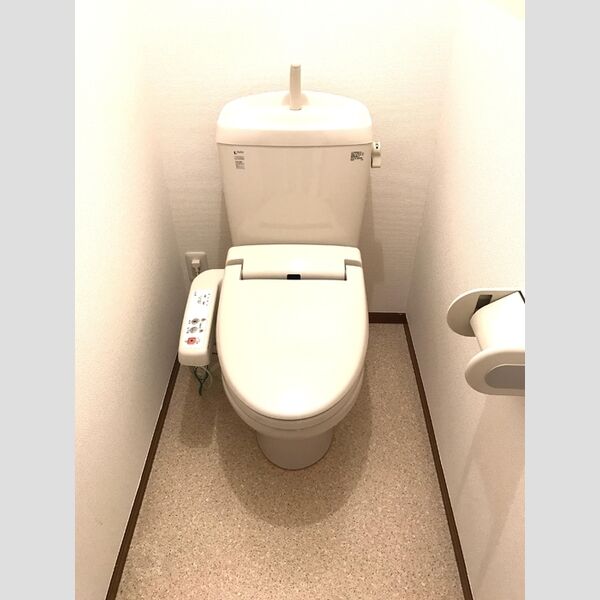 コルナス蒲田 303号室　トイレ