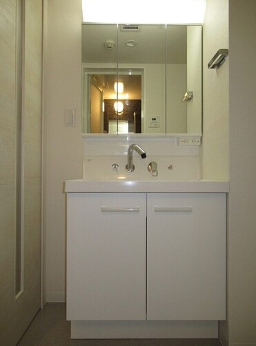 ライオンズプラザ平塚 洗面化粧台