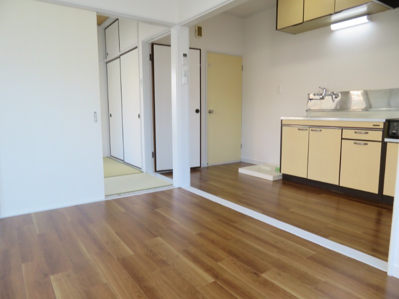 清水ヶ丘ハイツ2階 内観