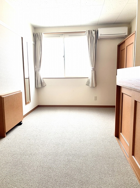 レオパレスゼオン リビング