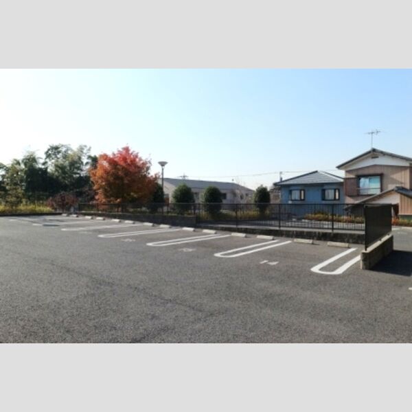 ボナール酒井根　Ⅲ号棟 駐車場