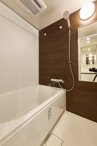 プラウドフラット亀戸ステーションプレイス1403号室 お風呂