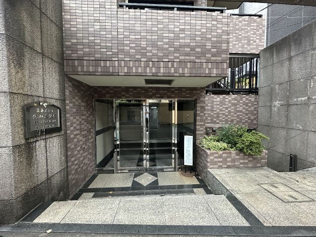 菱和パレス代々木公園303号室 エントランス