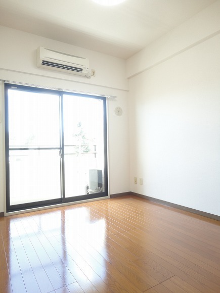 メインステージ武蔵関302号室 リビング