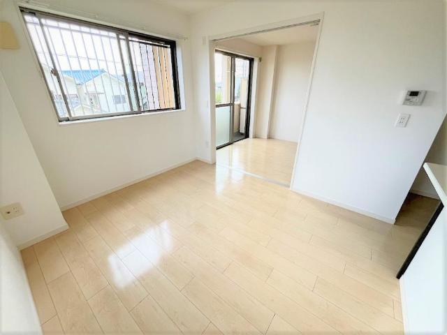 プレカーレ　ミキ リビング