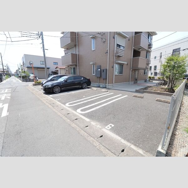 ルミエール202号室 駐車場