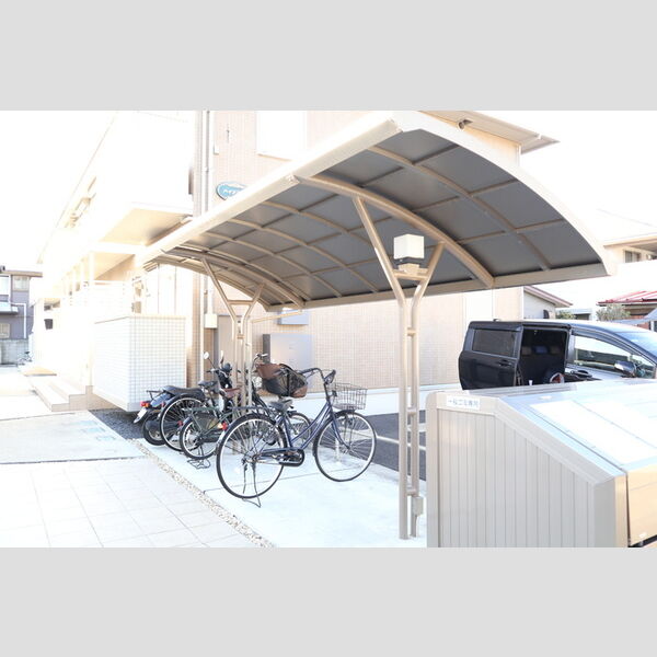 ハイツブエイ 駐輪場