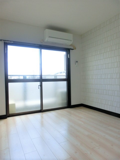 大小原ビル リビング