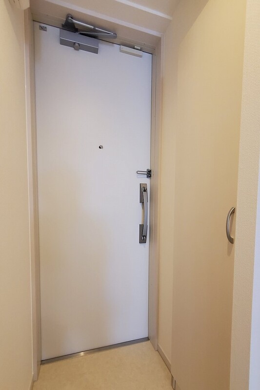 リブリ・三軒茶屋 玄関