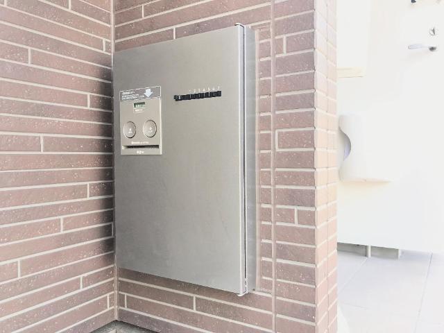 グランディア弐番館201号室 宅配ボックス