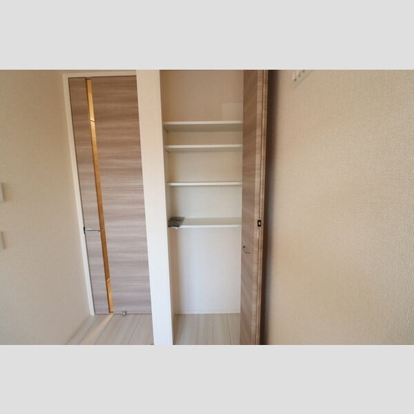 Klein Kirsche (クラインキルシェ)305号室 物入