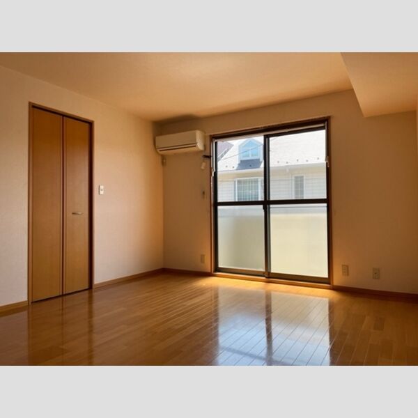 コトー・タカイチ106号室 居室