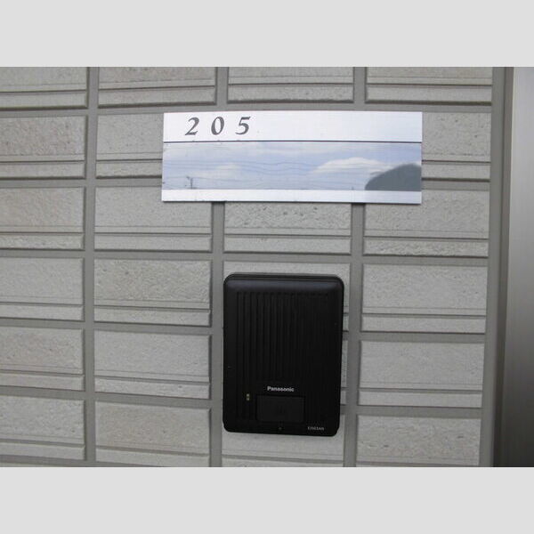 サンク フレール 玄関(表札・インターフォン)