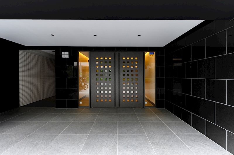 レジディア三軒茶屋Ⅱ エントランス