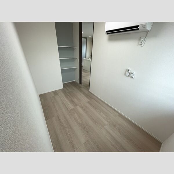 ノーブルパレス上木崎301号室 洋室
