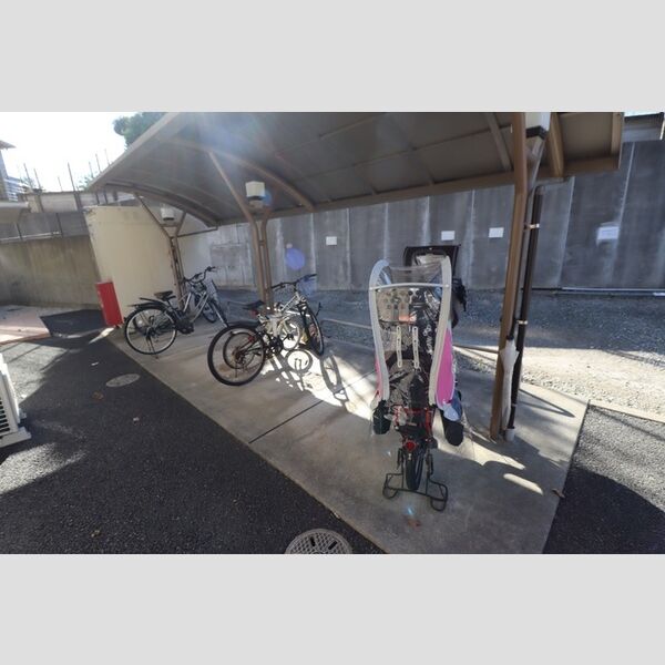 シエルブルー305号室 駐輪場