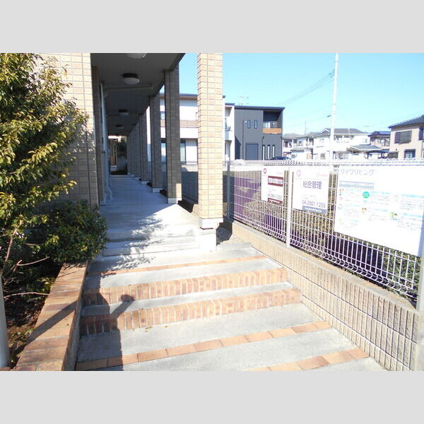 グリシーヌ　B エントランス