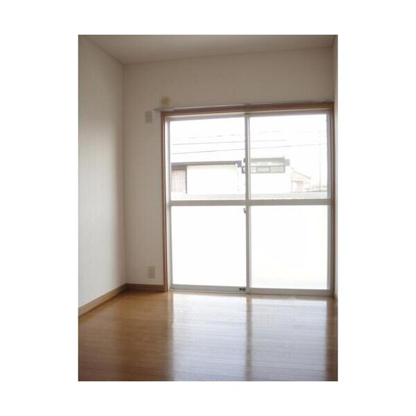 ツインハイツ能見台2102号室 リビング