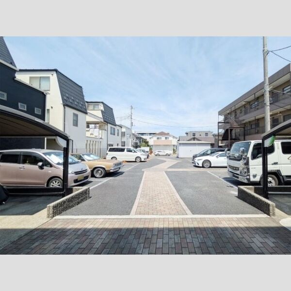 アネックス壱・弐番館 駐車場