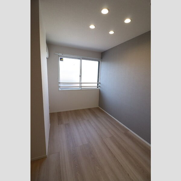 Noble villa浦和美園202号室 洋室