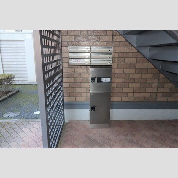 ドミール岩瀬 宅配ボックス