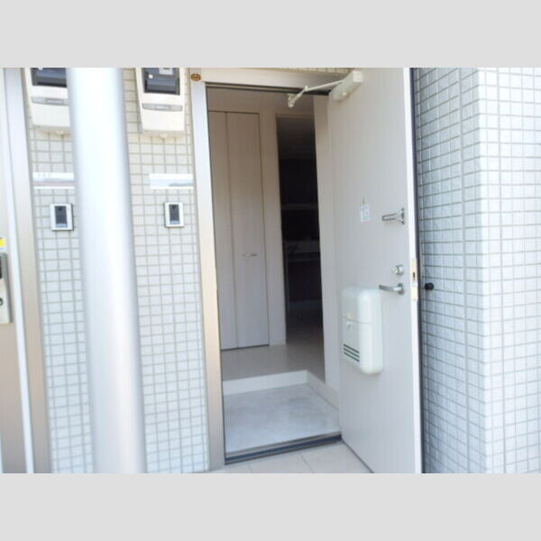 ディアコート五井102号室 玄関