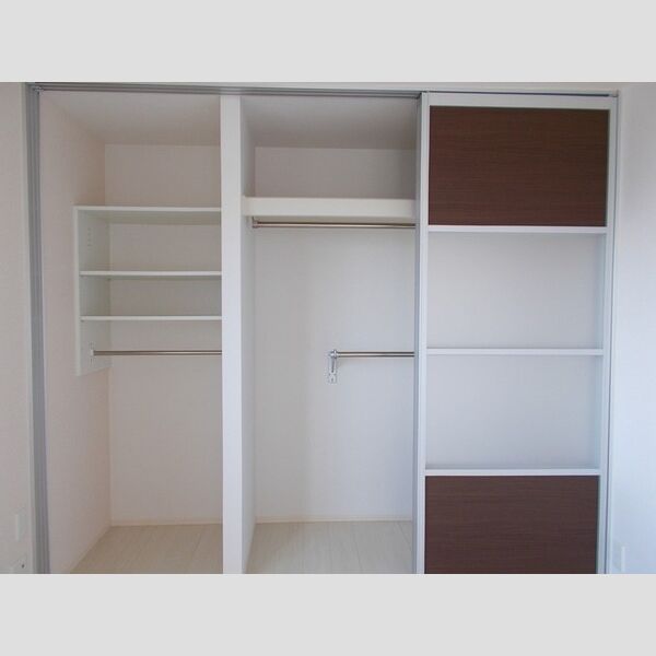 ハイム羽沢十番館205号室 クローゼット