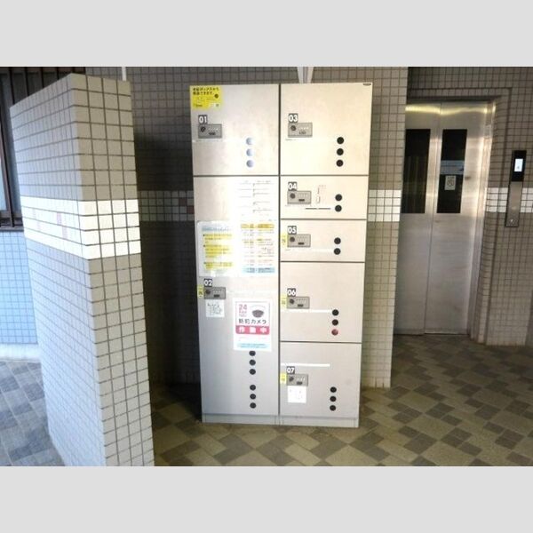 エスポワール八千代607号室 宅配ボックス