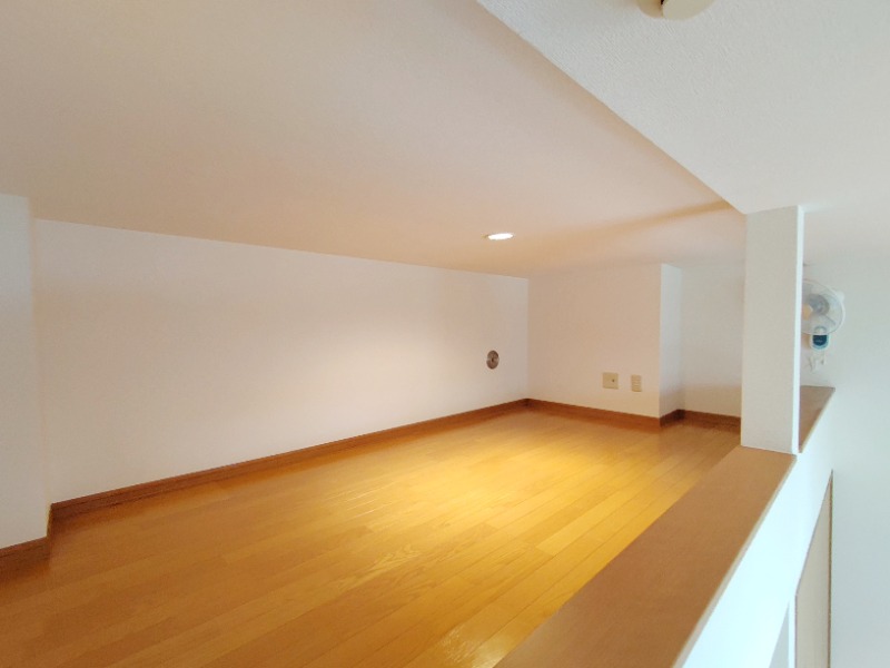 レオン三原 内観