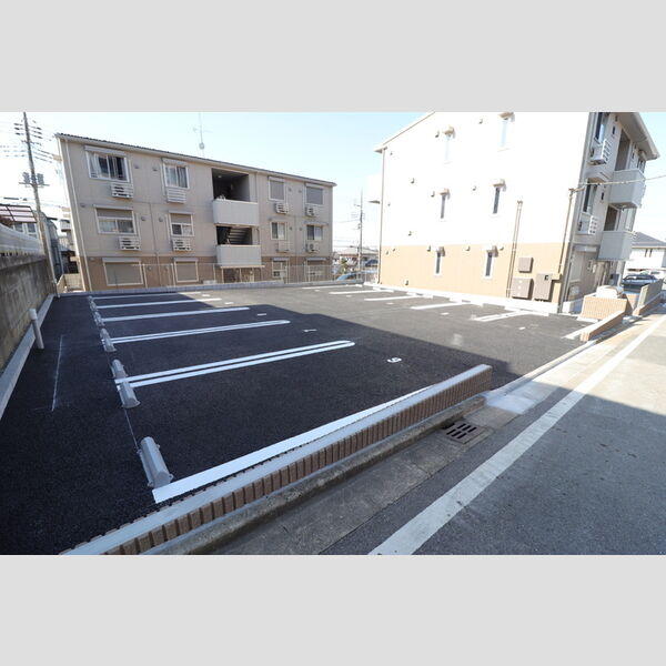 ハイツ・moko 駐車場