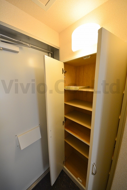 レオパレスグランシャリオ 沢山の靴を収納できるシューズBOX。