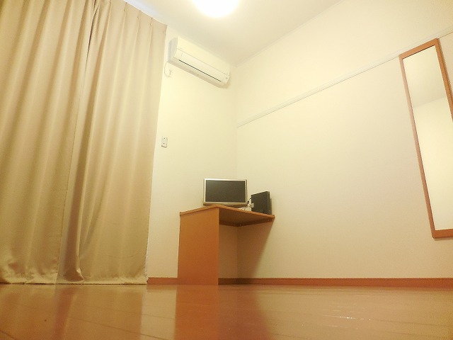 レオパレスアンソレイユ リビング