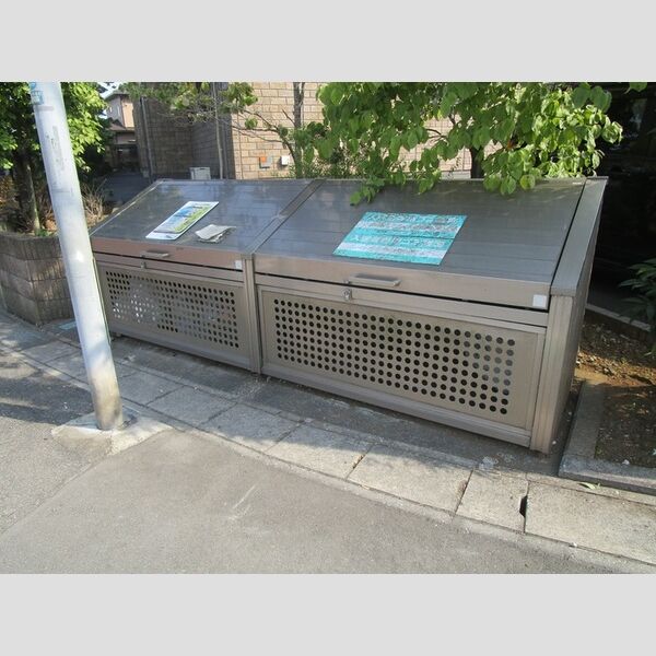クレールN205号室 入居者専用ゴミストッカー