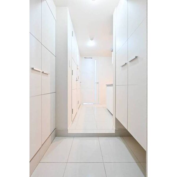 プレスタイル横濱SOUTH0102号室 玄関