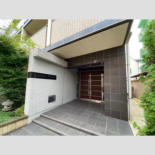 ガーデンハウス301号室 エントランス