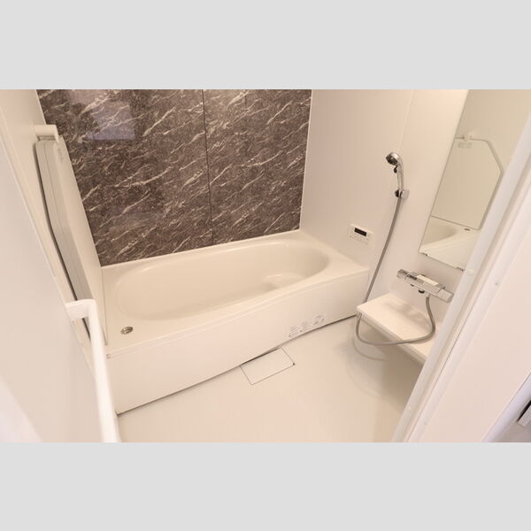 ベルク 追い焚き給湯機能付き浴室