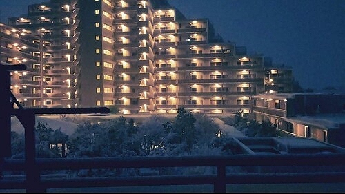 深大寺レジデンスＦ 建物外観(夜間)