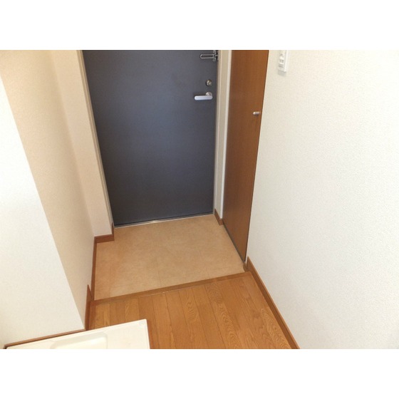 リリエンベルグ弐番館0402号室 玄関①