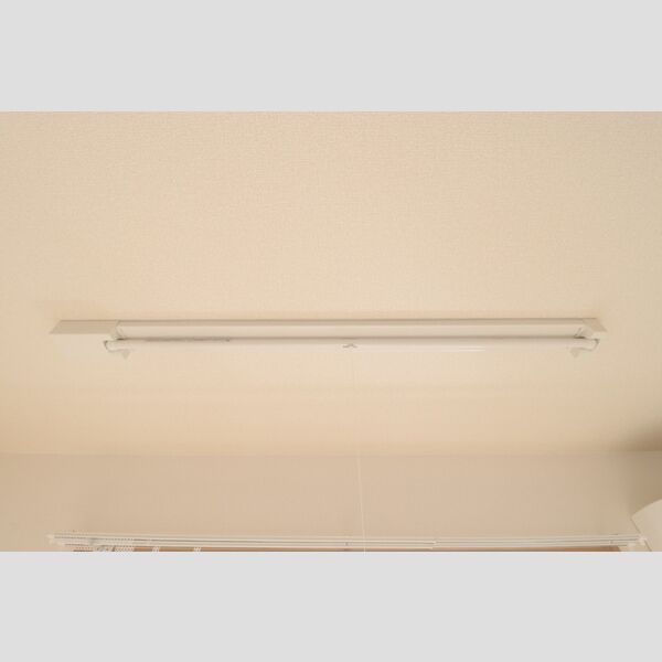 I.ヴィレッジ堀崎203号室 室内物干し