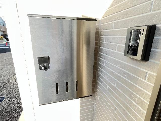 コンフォートハウス　ポニー 宅配ボックス