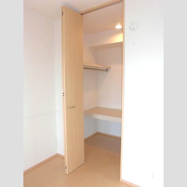 サン クラージュ301号室 ワンステップクローゼット